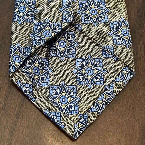 Jos. A. Bank Reserve Gold Blue 100% Silk Men’s Neck Tie Made In China - Picture 2 of 9